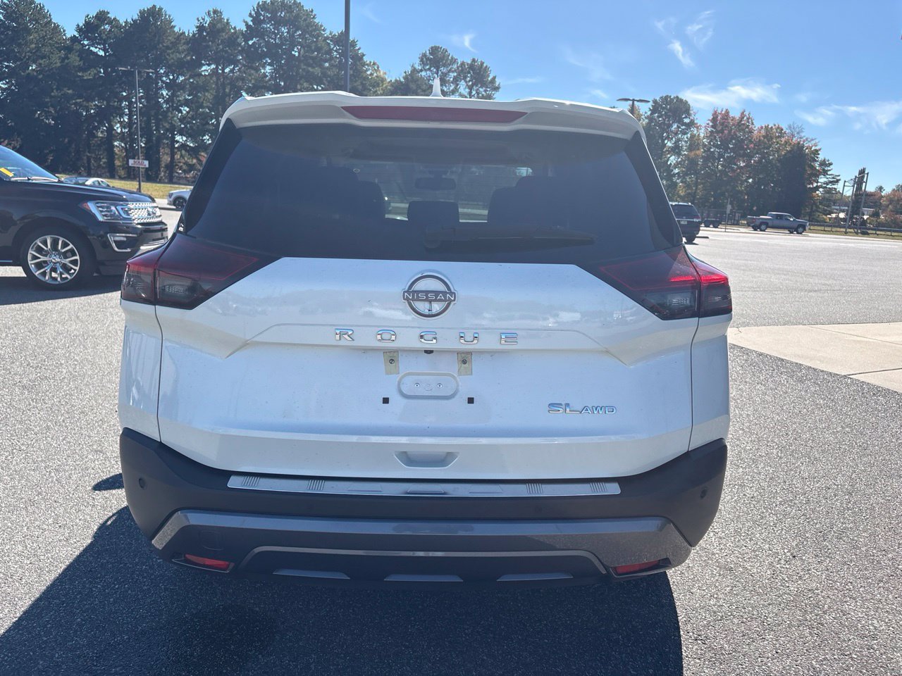 Used 2023 Nissan Rogue SL w/ SL Premium Package AWD/4WD image 8