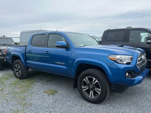 Used 2016 Toyota Tacoma TRD Sport w/ Premium & Technology Package AWD/4WD image 33