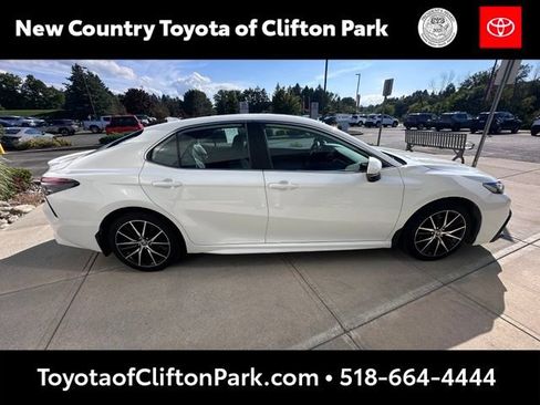 Used 2024 Toyota Camry SE w/ Cold Weather Package AWD/4WD image 2