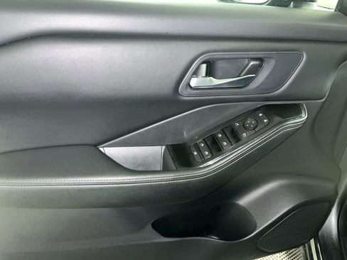 Used 2024 Nissan Rogue SV image 13