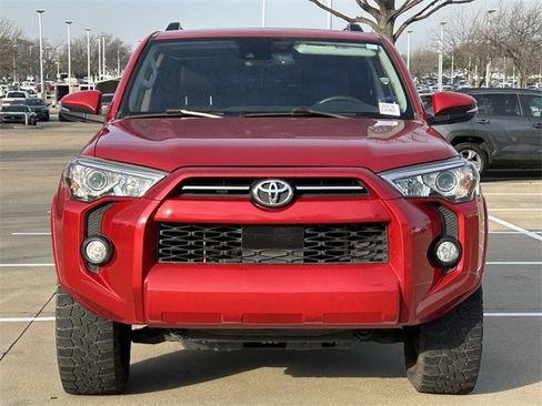 Used 2020 Toyota 4Runner image 7