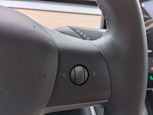 Used 2020 Tesla Model 3 RWD image 16