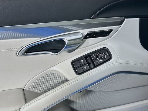 Certified 2024 Porsche 718 Cayman S RWD image 19