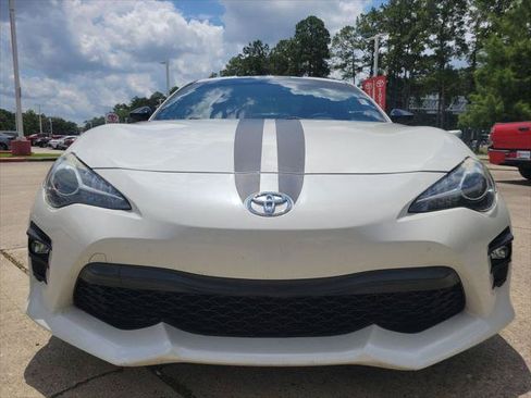 Certified 2017 Toyota 86 860 Special Edition RWD image 4