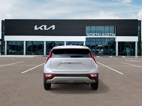 New 2025 Kia Niro SX image 5