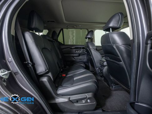 Used 2025 Honda Pilot Touring image 36