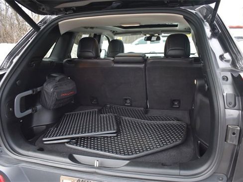 Used 2016 Jeep Cherokee Trailhawk w/ Comfort/Convenience Group image 19