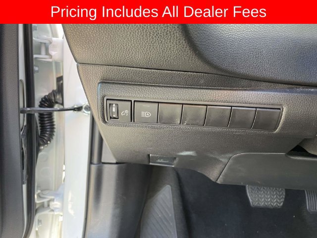 Used 2025 Toyota Corolla LE FWD image 22