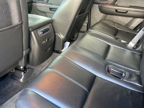 Used 2013 Chevrolet Tahoe LT RWD image 13