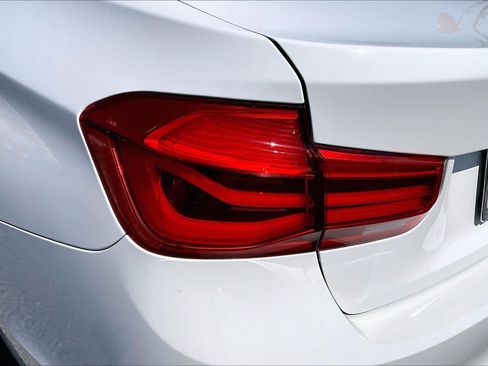 Used 2018 BMW 330i Sedan w/ Convenience Package RWD image 28