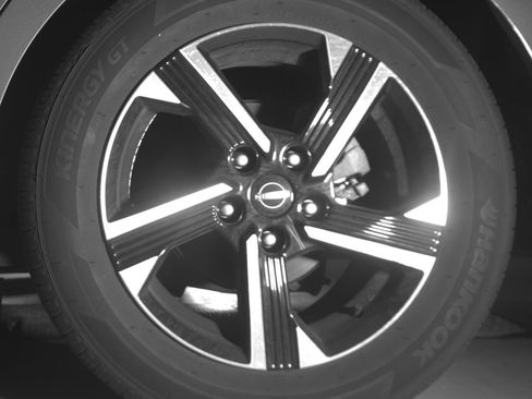 Used 2025 Nissan Sentra SV FWD image 14