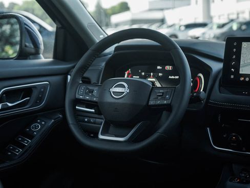 New 2026 Nissan Rogue Platinum w/ Platinum Premium Package image 16