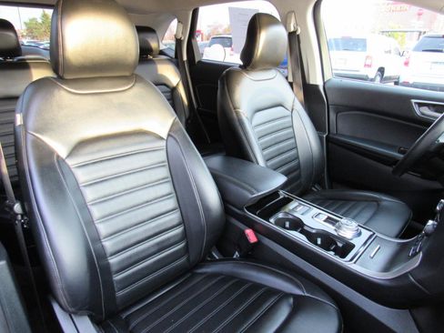 Used 2019 Ford Edge SEL w/ Equipment Group 201A image 28