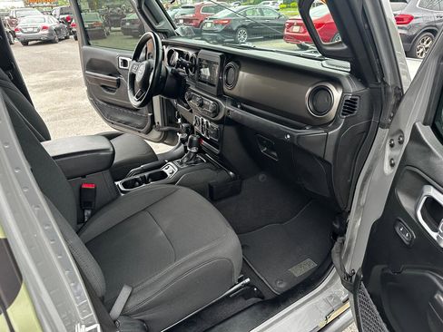 Used 2021 Jeep Gladiator Sport AWD/4WD image 18