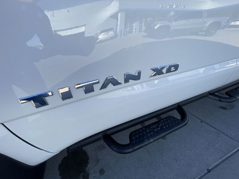 Used 2021 Nissan Titan SV w/ SV Convenience Package AWD/4WD image 31
