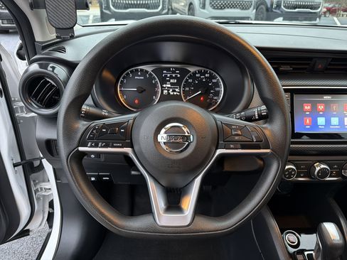 Used 2021 Nissan Kicks S image 23