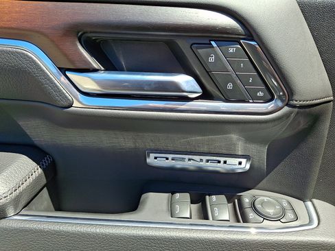 Used 2024 GMC Sierra 1500 Denali w/ Denali Reserve Package AWD/4WD image 13