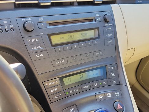 Used 2010 Toyota Prius Two FWD image 31