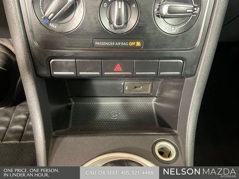 Used 2018 Volkswagen Beetle 2.0T S FWD image 30