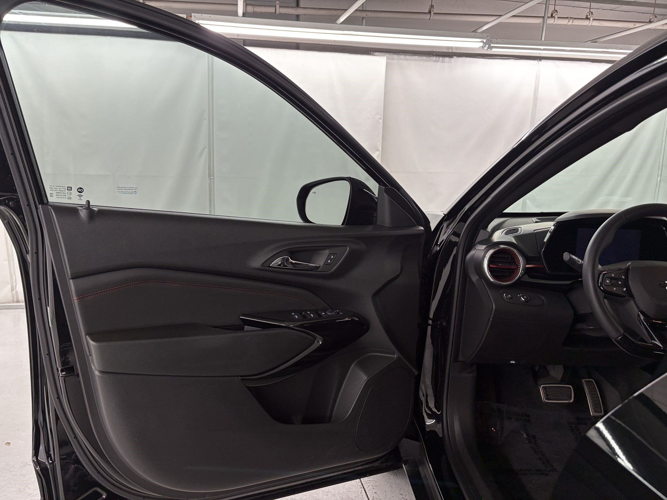 Used 2024 Chevrolet Trax RS w/ Driver Confidence Package FWD image 14