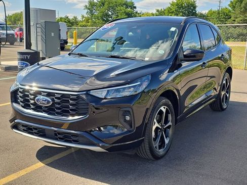 Certified 2024 Ford Escape ST-Line Select w/ Tech Pack #2 AWD/4WD image 2