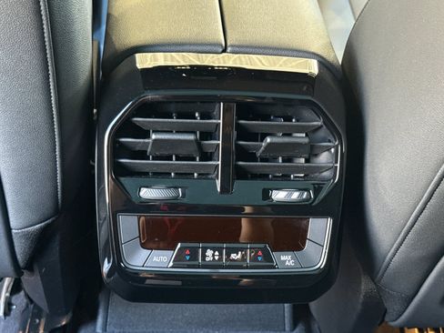 Used 2024 BMW iX xDrive50 w/ Sport Package AWD/4WD image 16