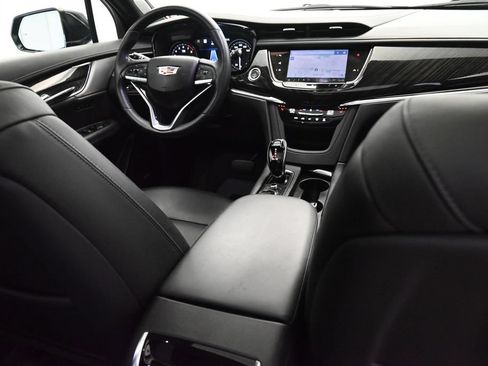 Used 2021 Cadillac XT6 Premium Luxury AWD/4WD image 4