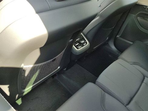 New 2026 Volvo XC90 B6 Plus image 28