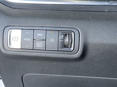 Used 2025 GMC Terrain Elevation image 18