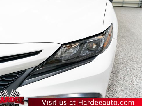 Used 2024 Toyota Camry SE image 8