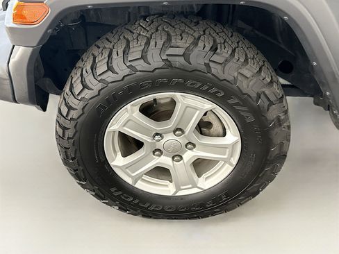 Used 2018 Jeep Wrangler Unlimited Sport S image 11