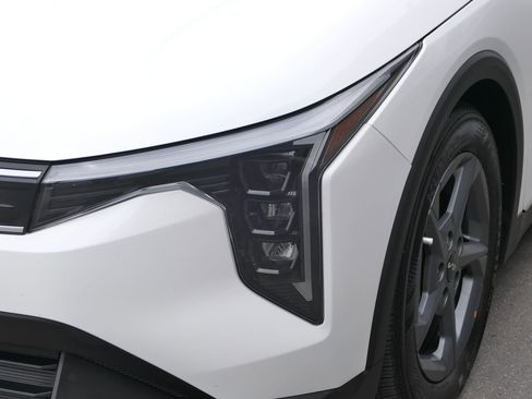 Certified 2025 Kia K4 FWD image 10
