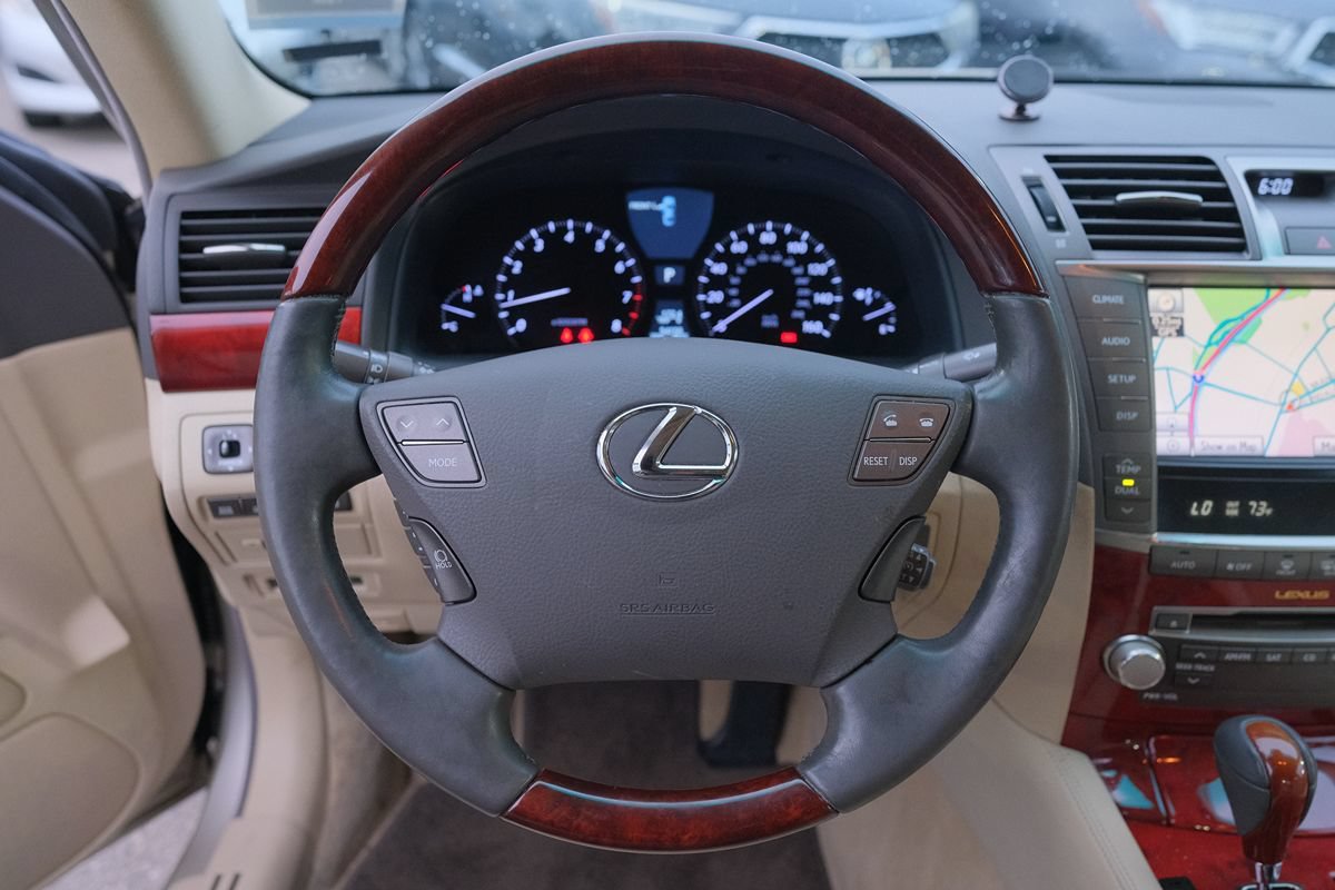Used 2011 Lexus LS 460 w/ Comfort Pkg RWD image 16