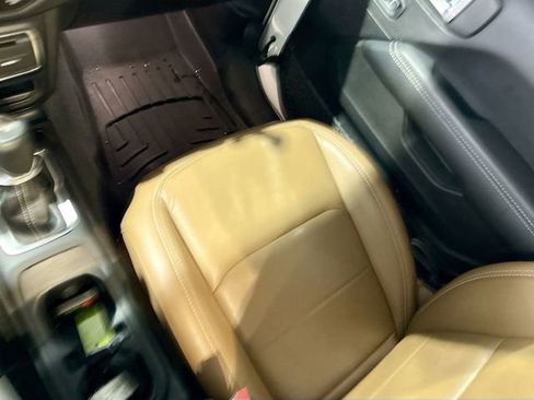 Used 2022 Jeep Wrangler Unlimited Sahara w/ Dual Top Group image 25