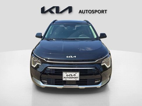 New 2025 Kia Niro SX image 2