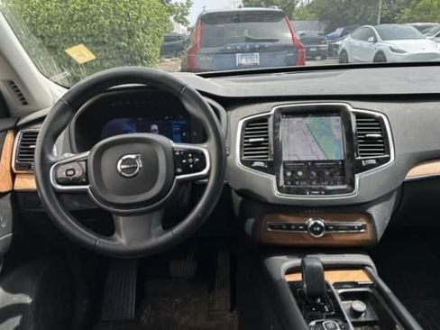 Used 2023 Volvo XC90 B5 Plus w/ Protection Package Premier AWD/4WD image 4