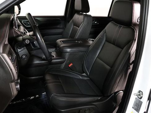 Used 2021 Chevrolet Tahoe RST w/ Luxury Package AWD/4WD image 4