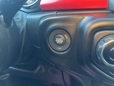 Used 2020 Jeep Wrangler Unlimited Rubicon w/ Dual Top Group image 31