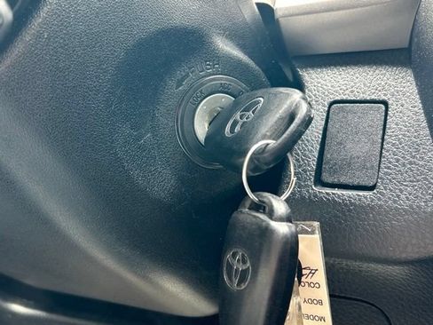 Used 2017 Toyota RAV4 LE w/ All Weather Liner Package AWD/4WD image 61
