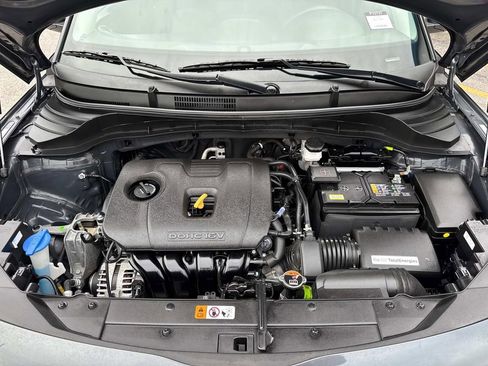 Used 2025 Kia Soul LX w/ LX Technology Package FWD image 3