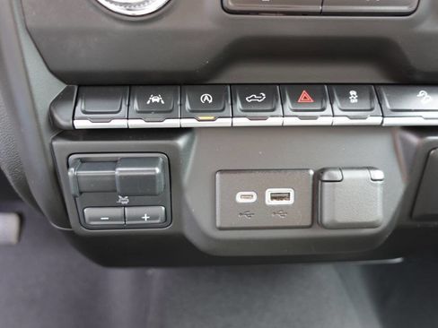 Used 2023 GMC Sierra 1500 Pro w/ Pro Value Package AWD/4WD image 44