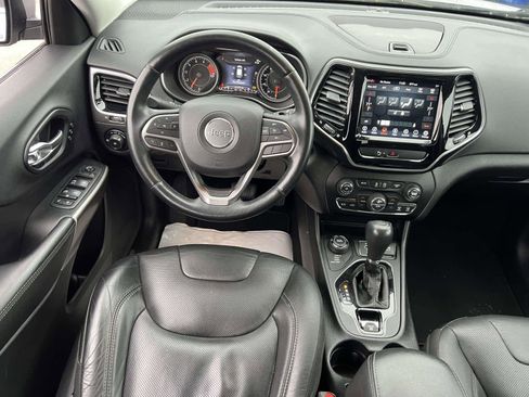 Used 2019 Jeep Cherokee Limited image 15