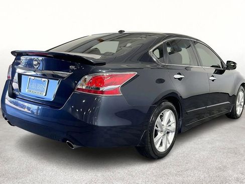 Used 2015 Nissan Altima 2.5 SL w/ Technology Package image 2