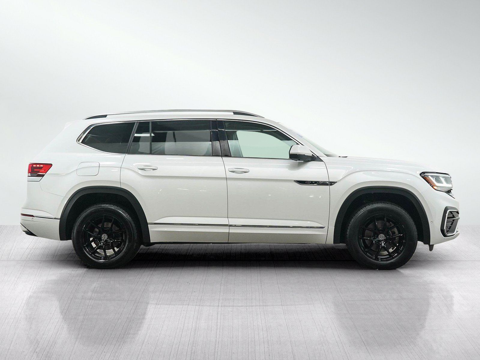Used 2023 Volkswagen Atlas SEL Premium AWD/4WD image 6
