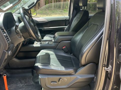Used 2019 Ford Expedition Limited w/ Special Edition Package AWD/4WD image 2