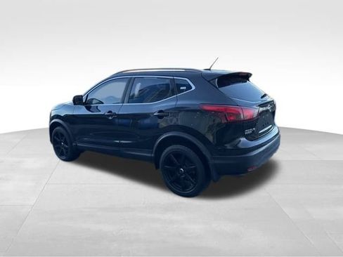 Used 2018 Nissan Rogue Sport SL image 5