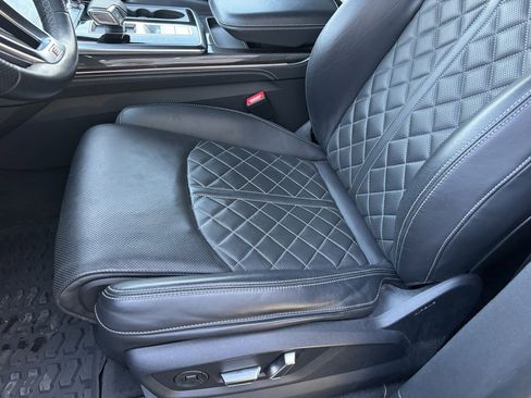 Used 2021 Audi SQ8 Prestige image 21