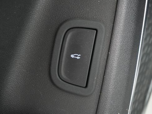 Used 2025 Buick Enclave Sport Touring w/ Power Package image 16