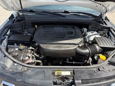 Used 2019 Jeep Grand Cherokee Laredo AWD/4WD image 40