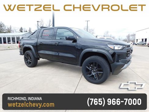 New 2025 Chevrolet Colorado Trail Boss w/ Midnight Edition AWD/4WD image 1